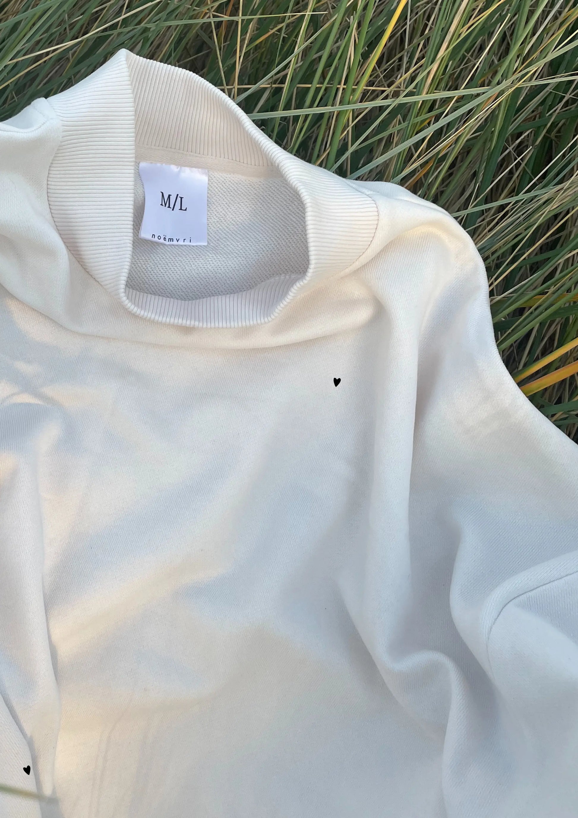 BLACK HEART - Sweatshirt - noёmvri fashion label