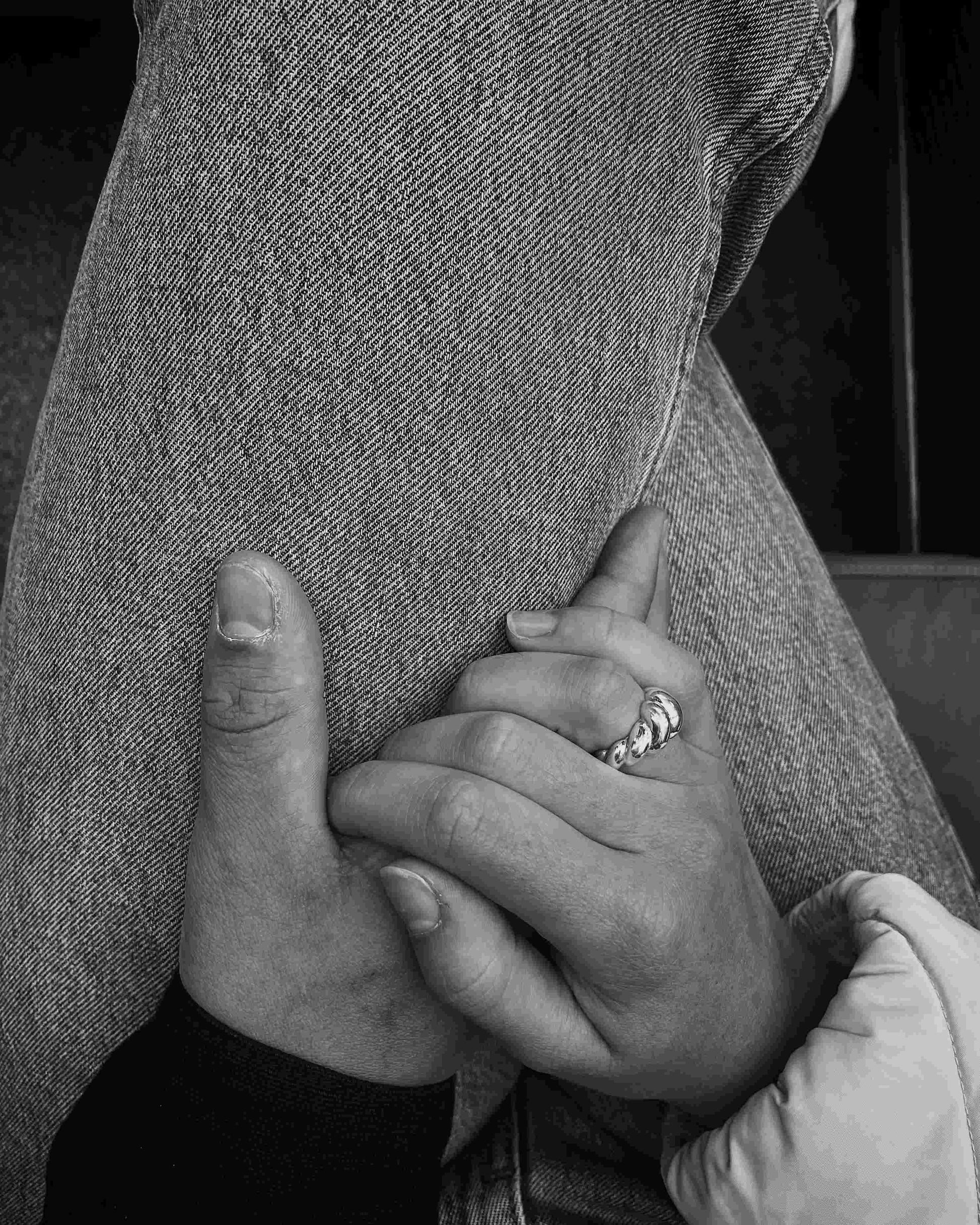 Croissant Ring asymmetrisch silber - noёmvri fashion label