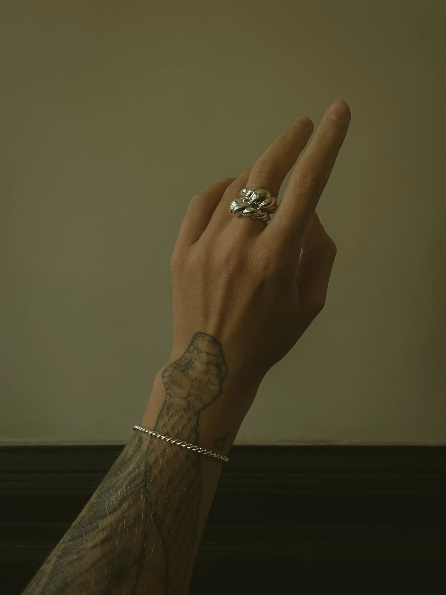 Croissant Ring asymmetrisch silber - noёmvri fashion label