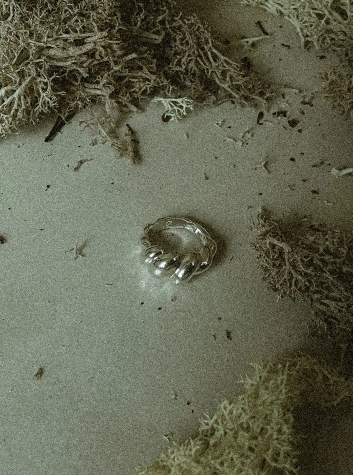Croissant Ring asymmetrisch silber - noёmvri fashion label