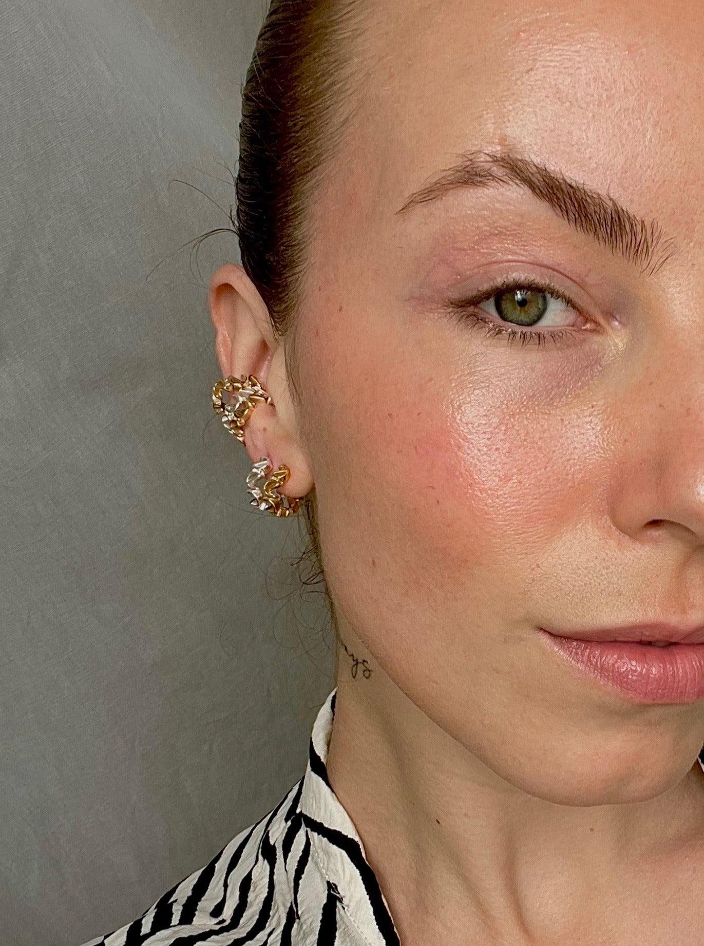 Logo Ear Hoops - silber small