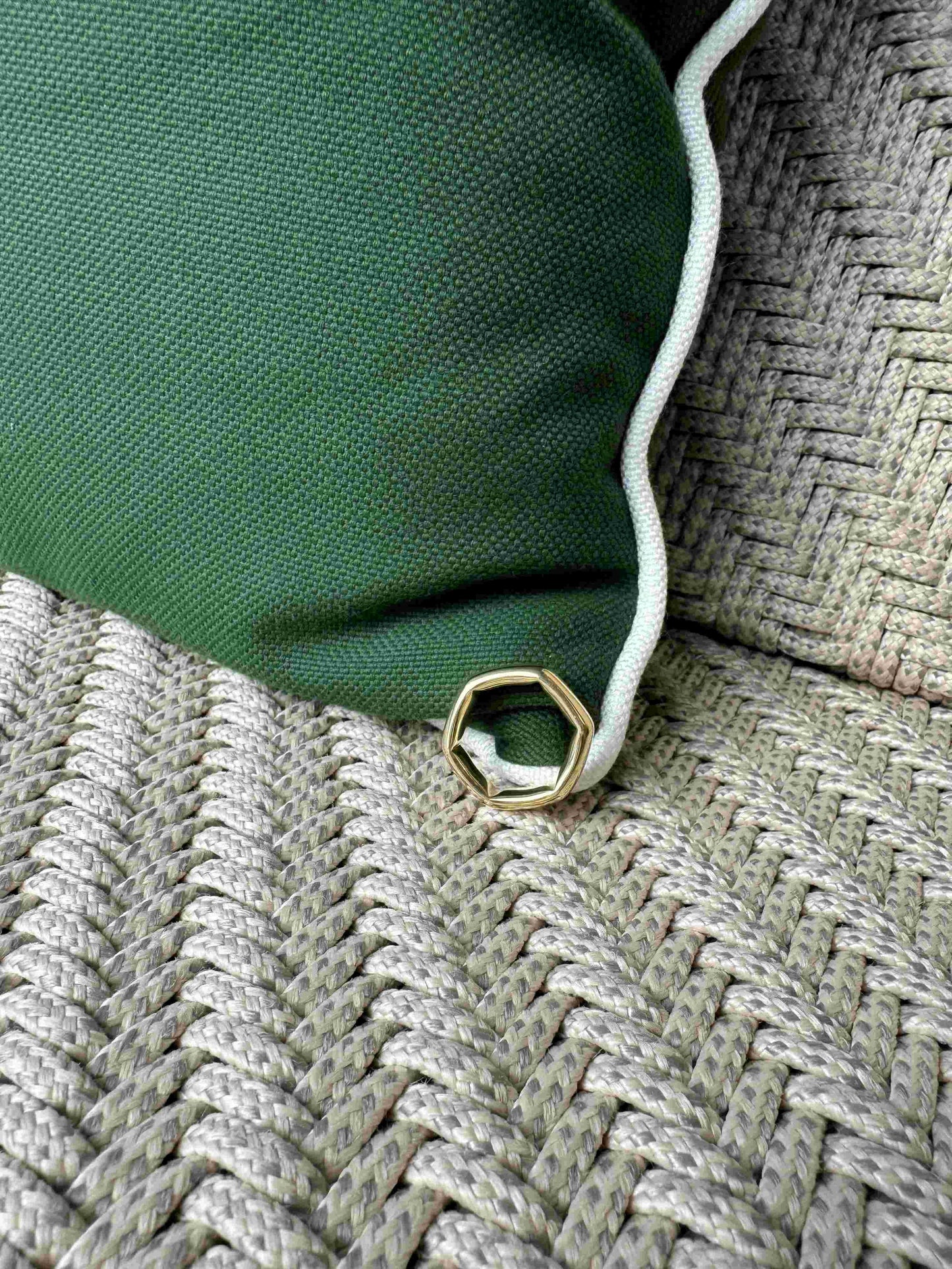 Kissenring Abby gold - noёmvri fashion label