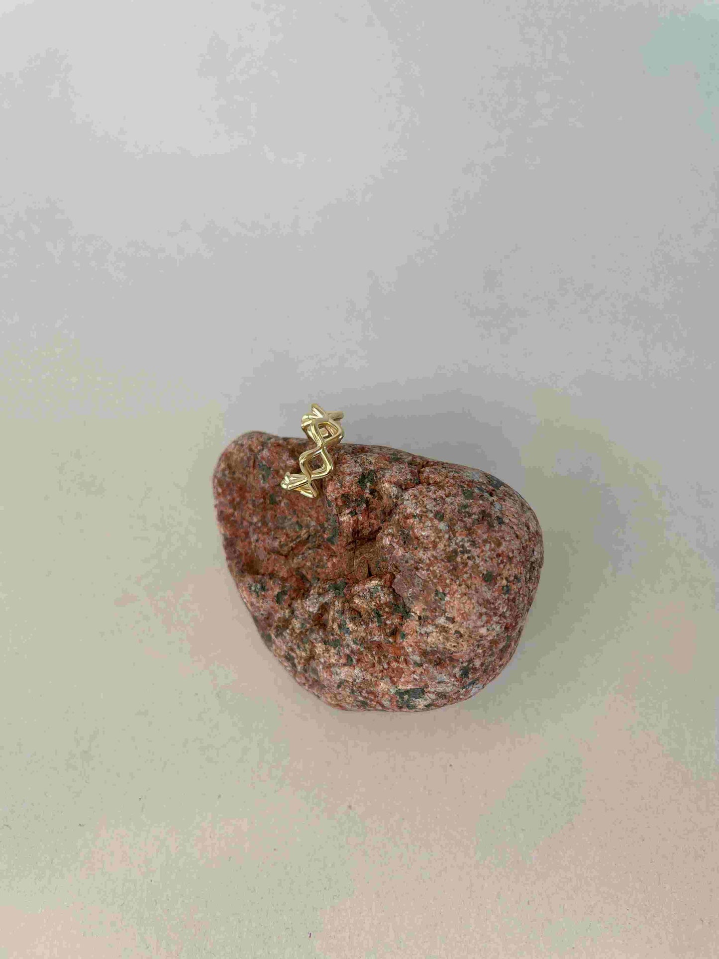 Lynn earcuff gold