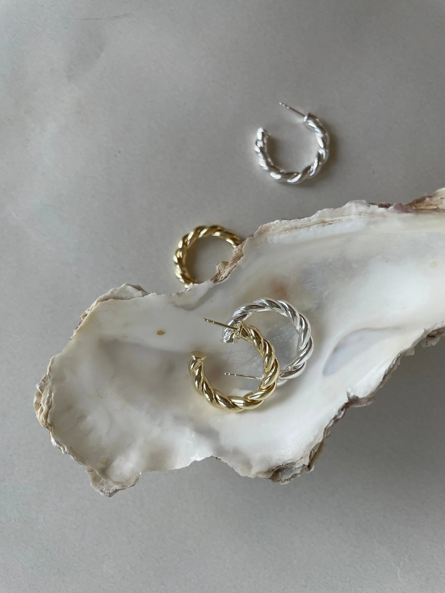 Mia Creolen gold small - noёmvri fashion label
