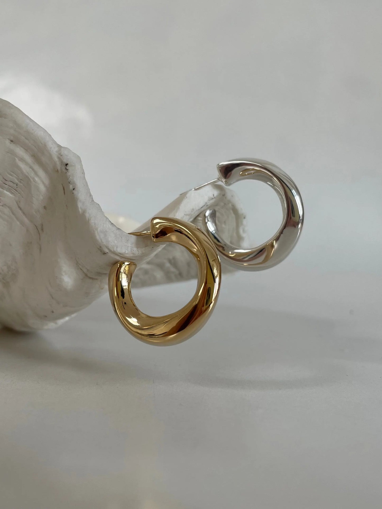 Twisted Creole - Luna small gold - noёmvri fashion label