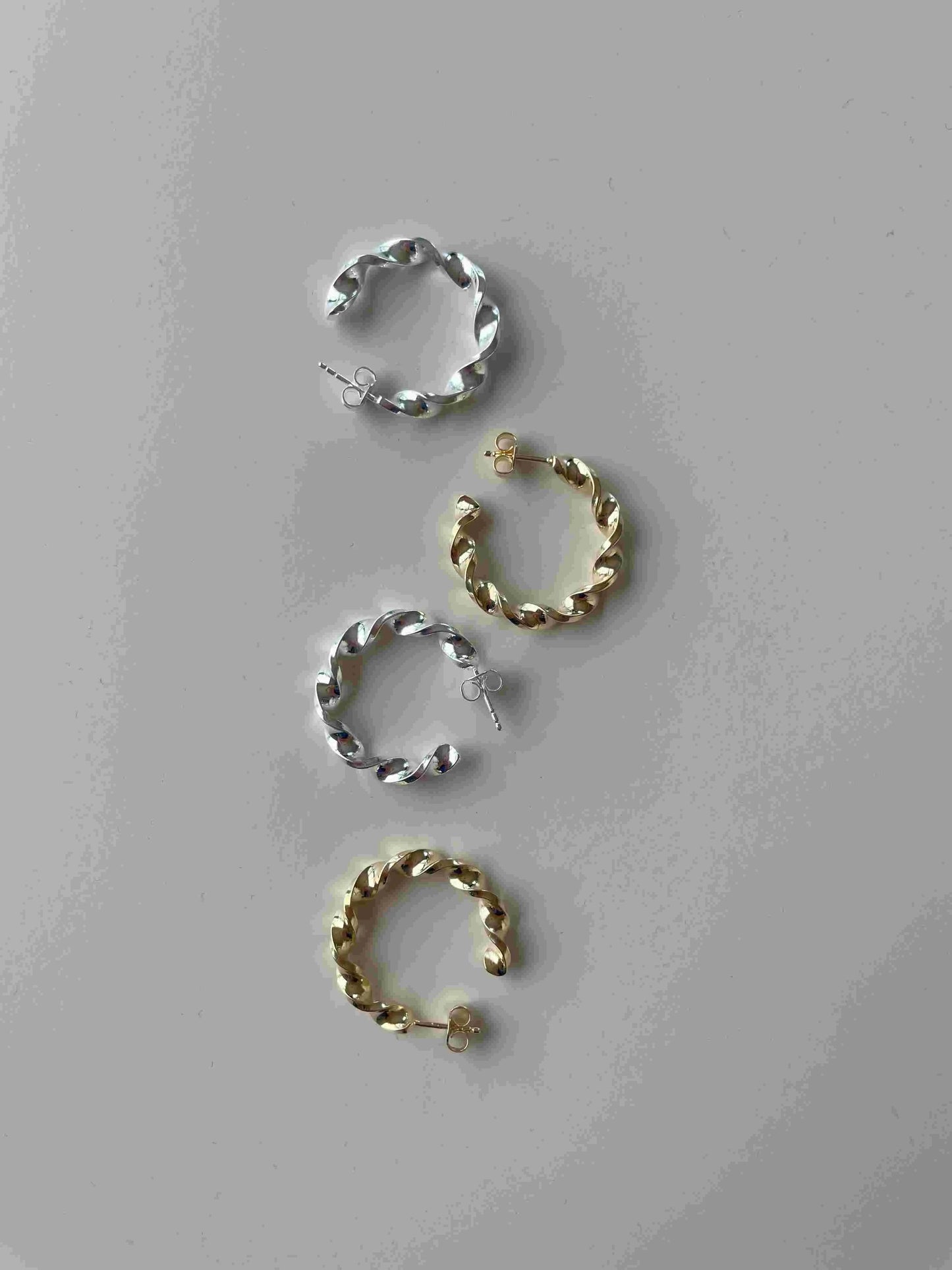 gedrehte Creolen silber - noёmvri fashion label