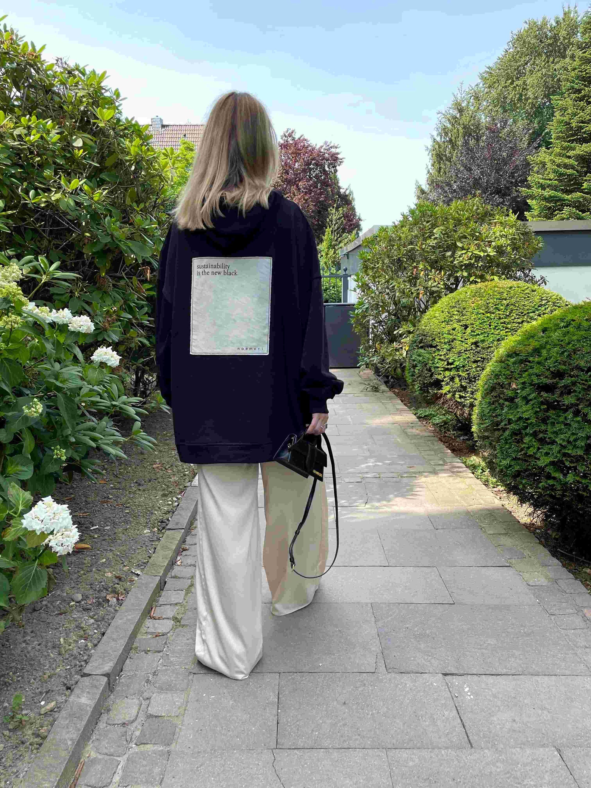 oversized Hoodie / black - Damen - noёmvri fashion label