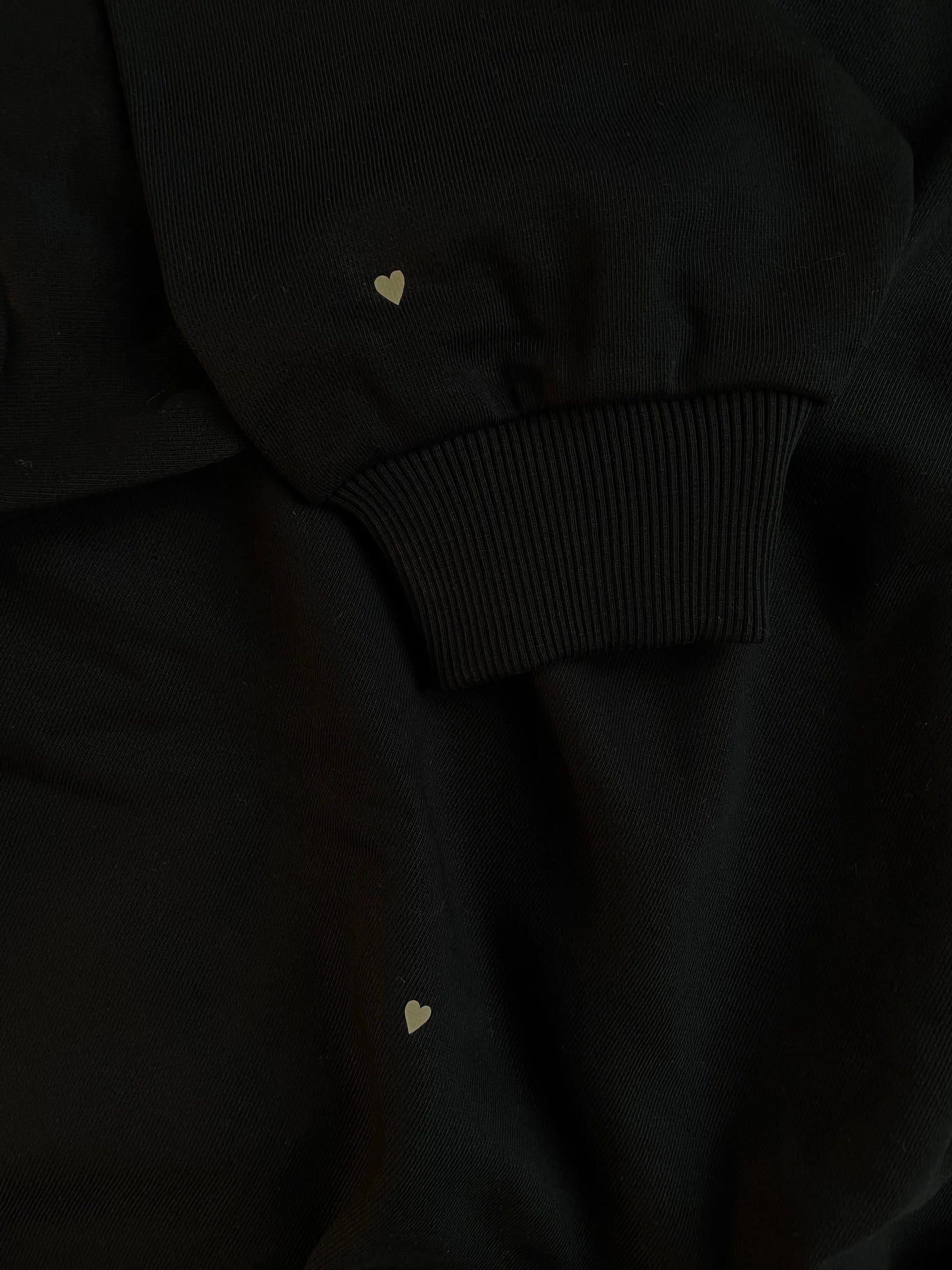 Sweatshirt black mit Herzchen - noёmvri fashion label