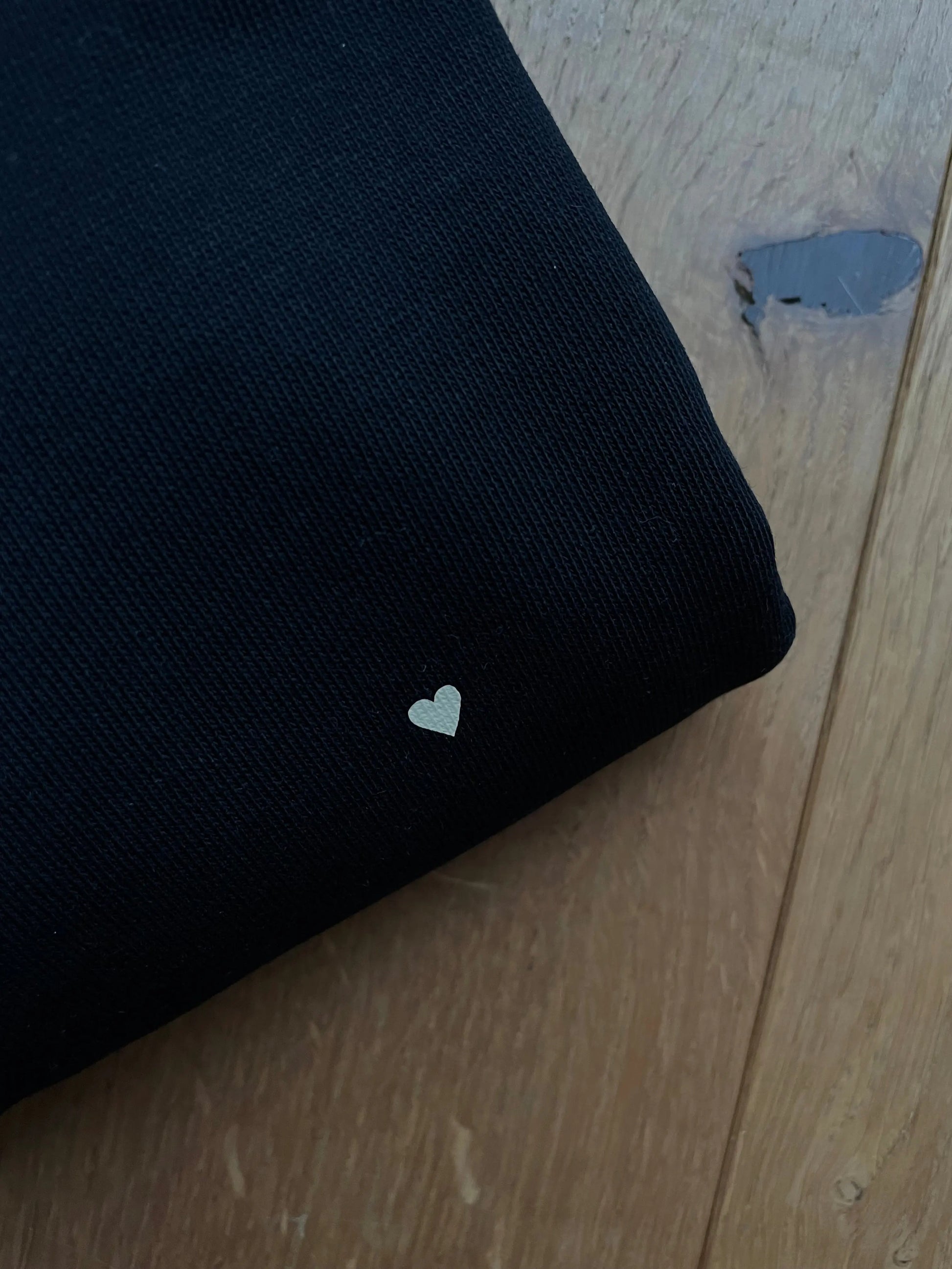 Sweatshirt black mit Herzchen - noёmvri fashion label
