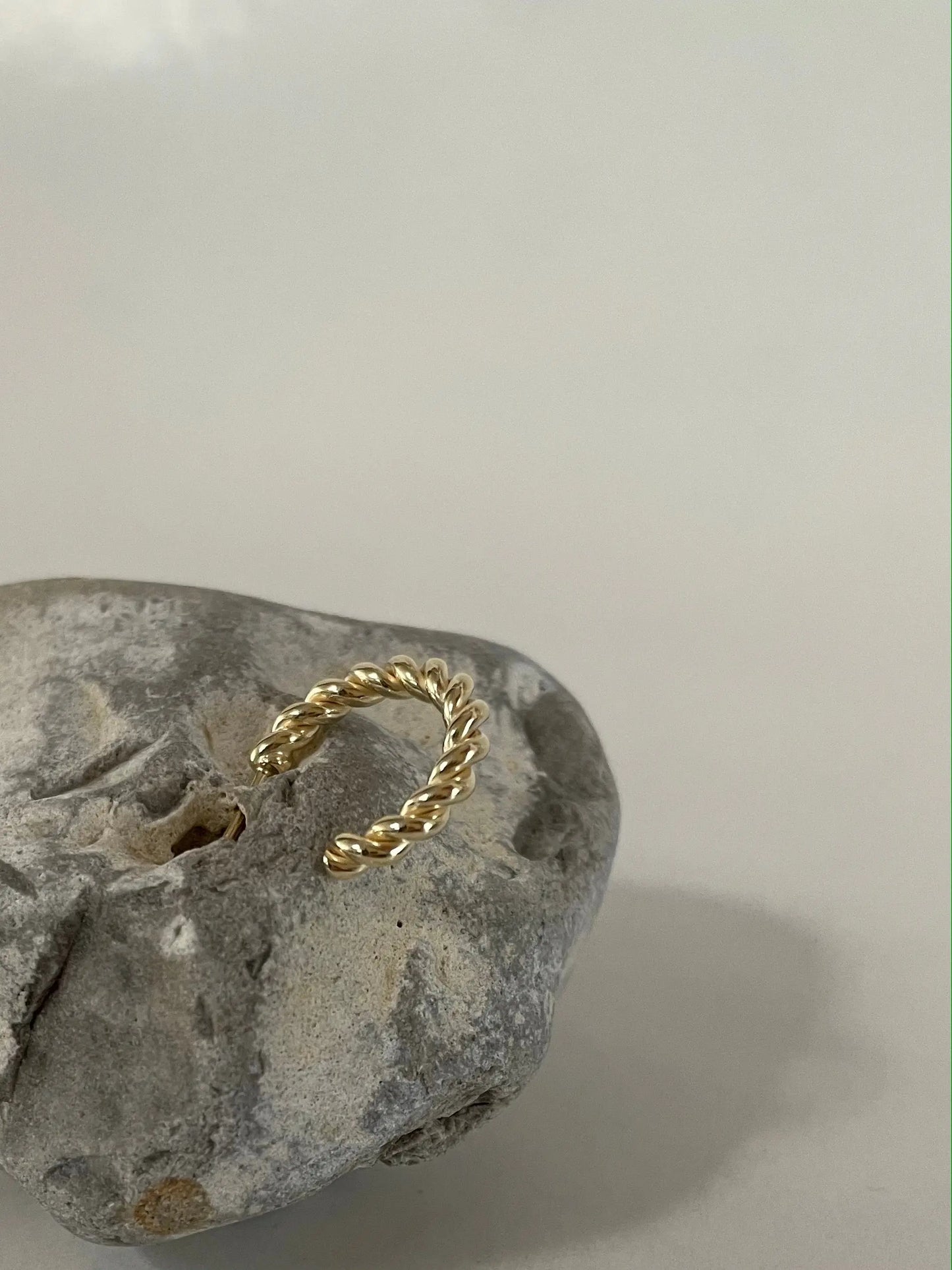 Swirl Creolen gold - noёmvri fashion label