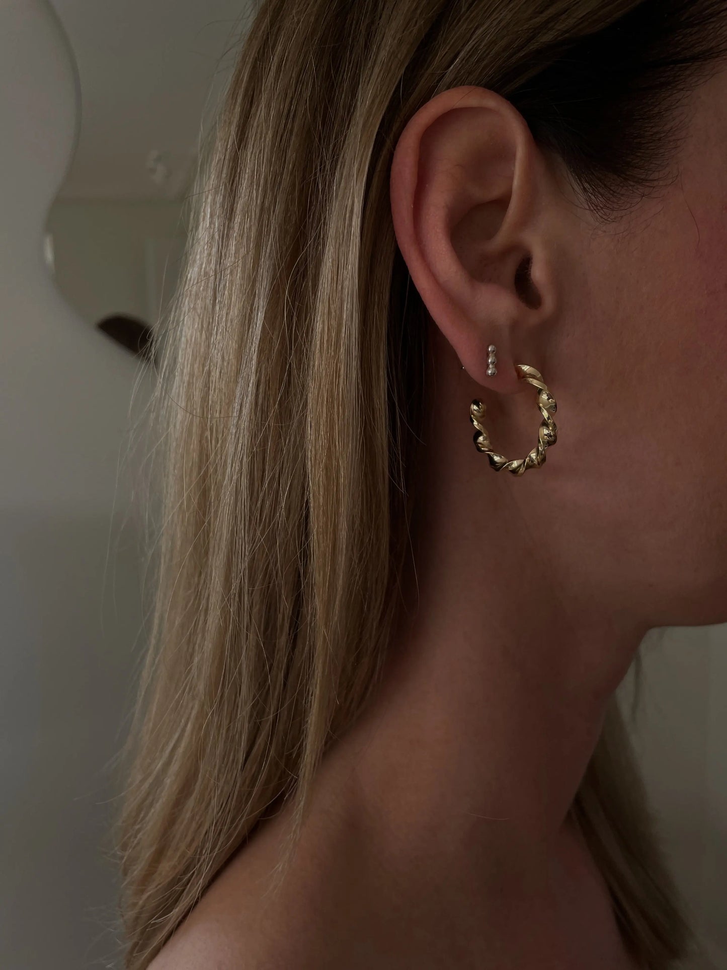 gedrehte Creolen gold - noёmvri fashion label