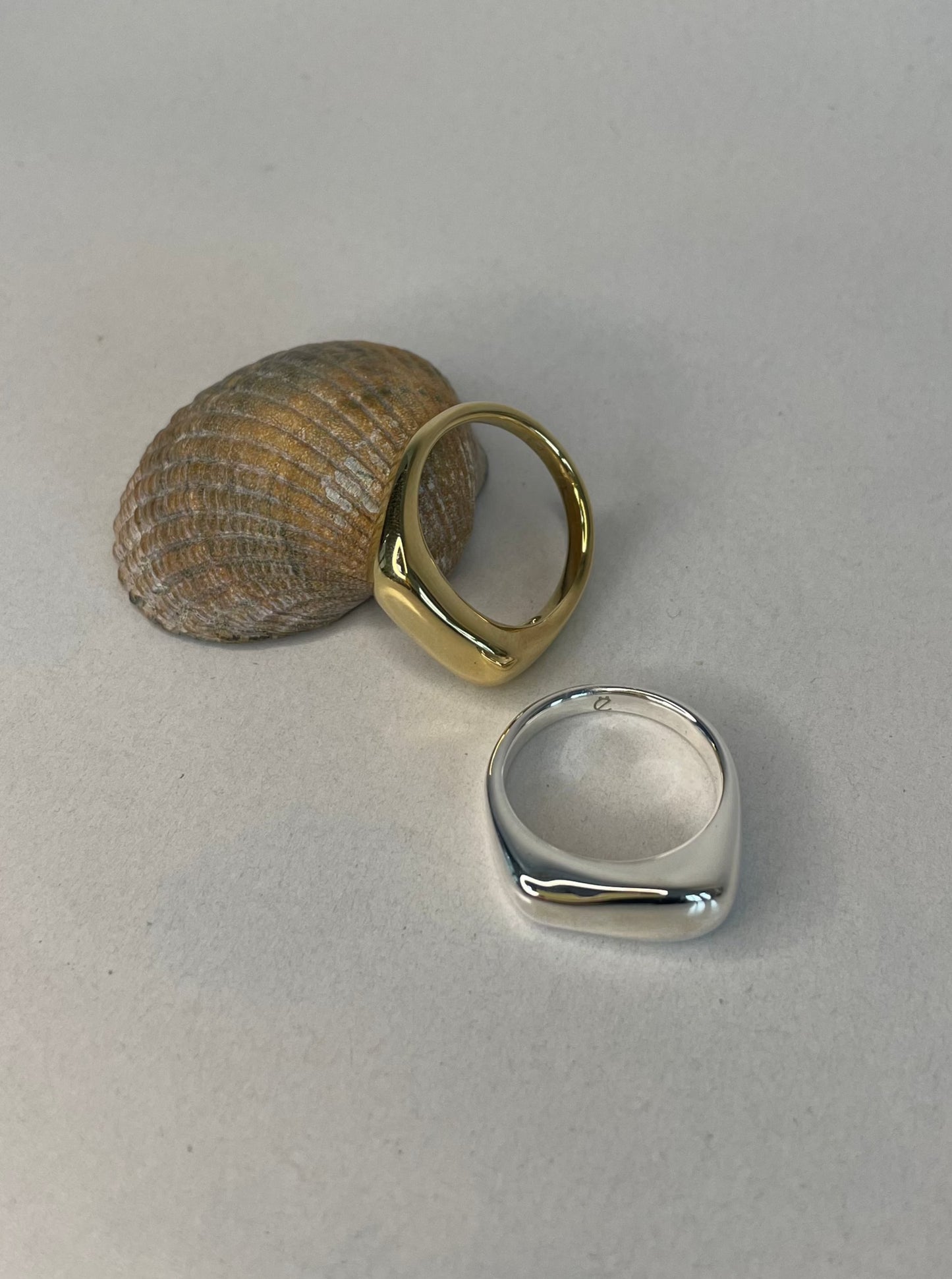 organischer Ring big gold - noёmvri fashion label