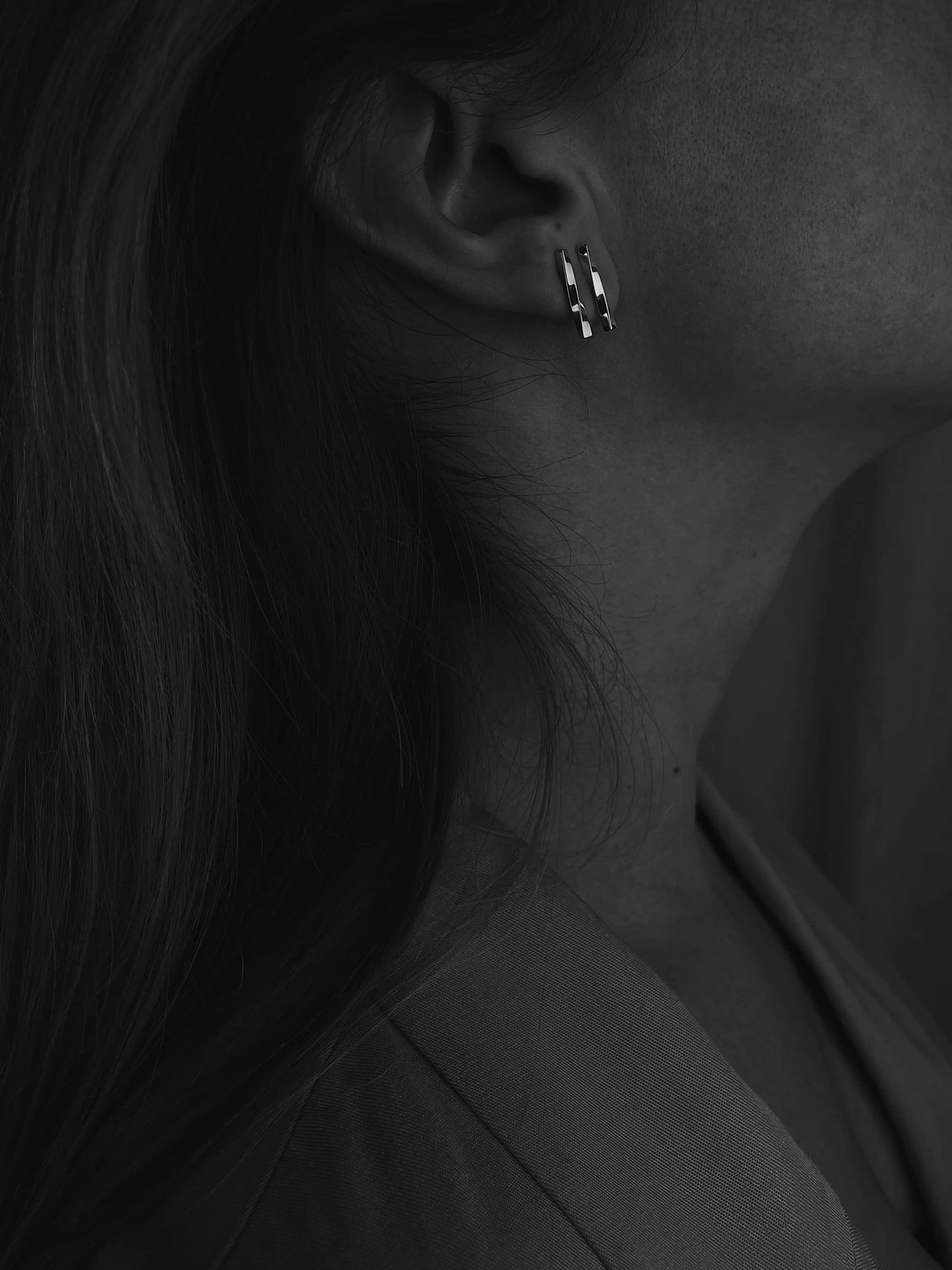 twisted Ohrstecker Hugo gold - noёmvri fashion label