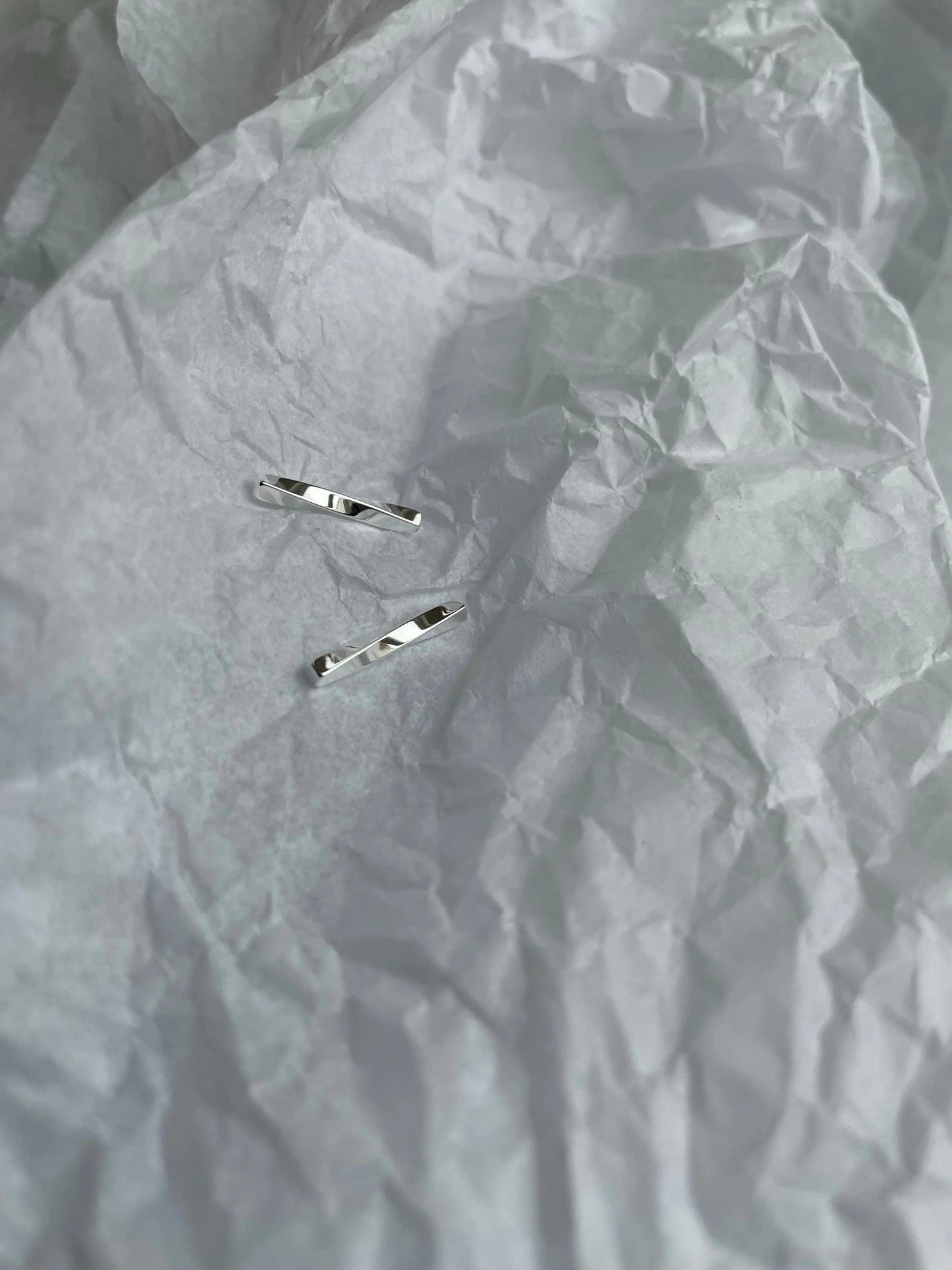 twisted Ohrstecker Hugo silber - noёmvri fashion label