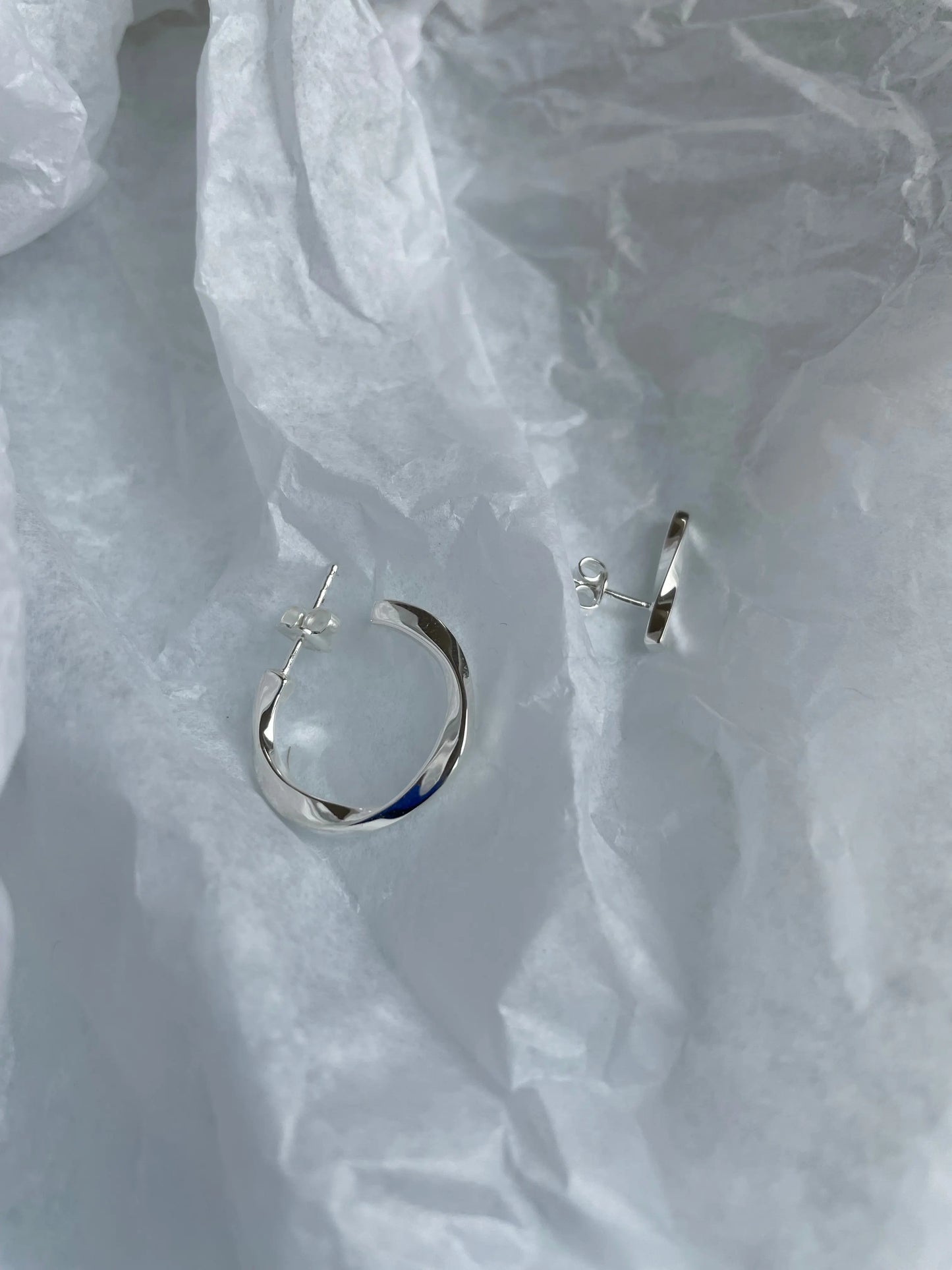 twisted Ohrstecker Hugo silber - noёmvri fashion label