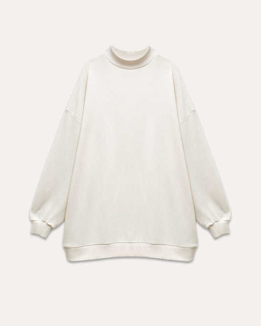 oversized Sweatshirt Turtleneck / white sand