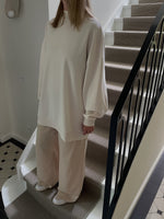 Load image into Gallery viewer, oversized Sweatshirt Turtleneck / white sand
