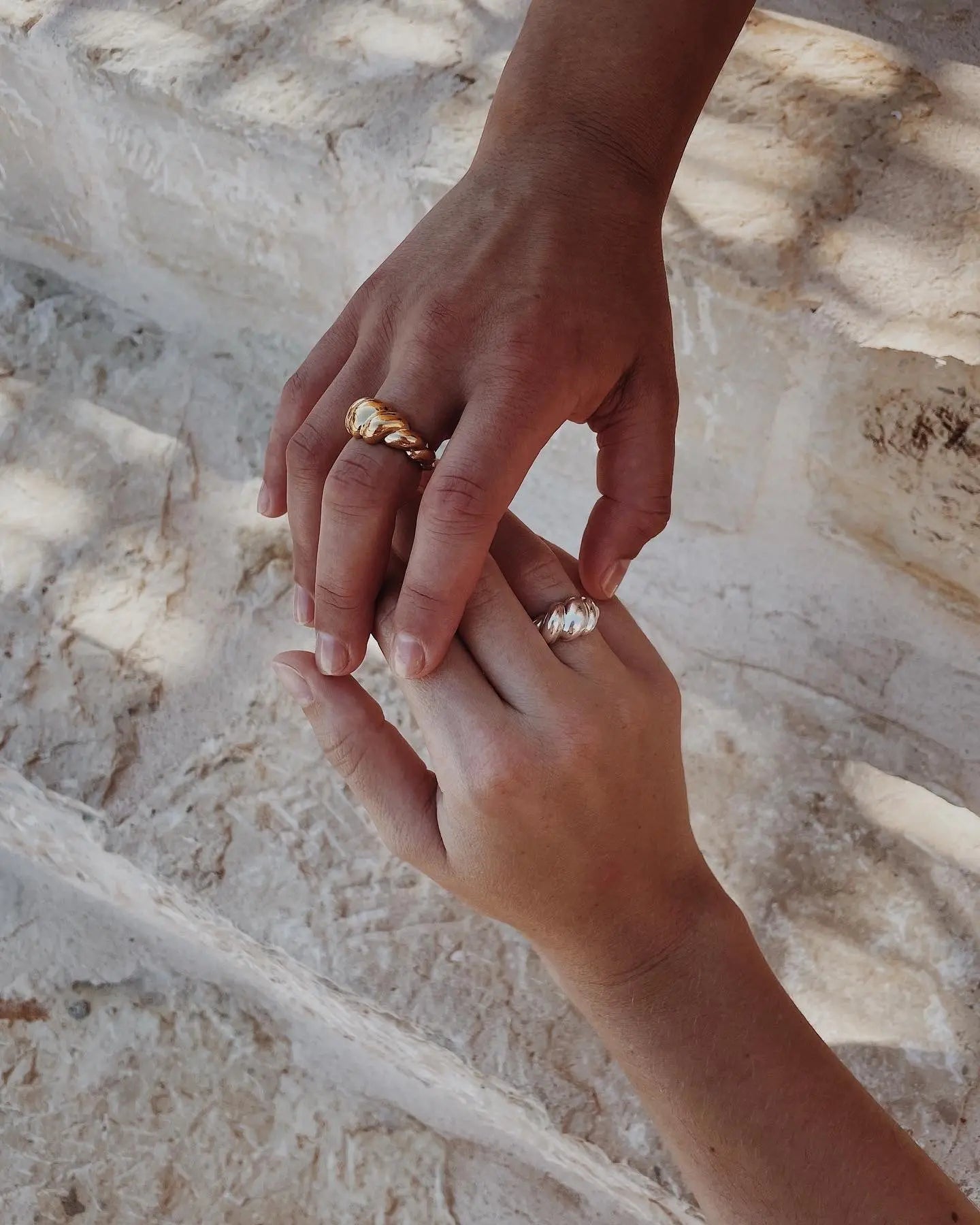 Croissant Ring asymmetrisch gold - noёmvri fashion label