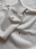 Load image into Gallery viewer, LIMITED EDITION oversized Sweatshirt mit Herzchen
