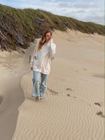 Load image into Gallery viewer, oversized Sweatshirt Turtleneck / white sand
