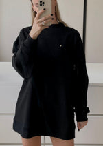 Lade das Bild in den Galerie-Viewer, NEW oversized Sweatshirt black mit Herzchen
