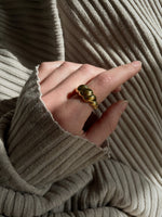 Load image into Gallery viewer, Croissant Ring asymmetrisch gold
