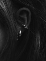 Load image into Gallery viewer, Logo earcuff silber
