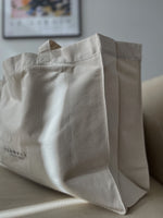 Load image into Gallery viewer, Noëmvri Tote Bag off white
